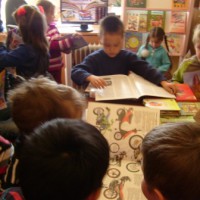 Наши юные читатели в отделе детской библиотеки